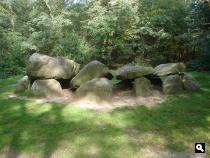 hunebed bij Bronneger