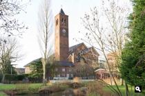 Kalfjeslaan, kerk