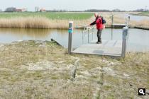 Trekvlot over een kreek