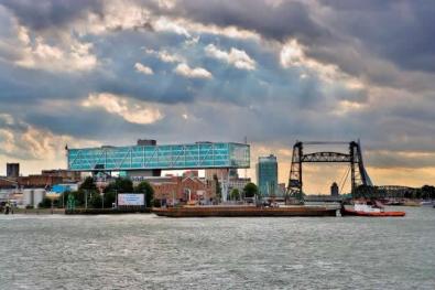 Wandelen buiten de binnenstad van Rotterdam