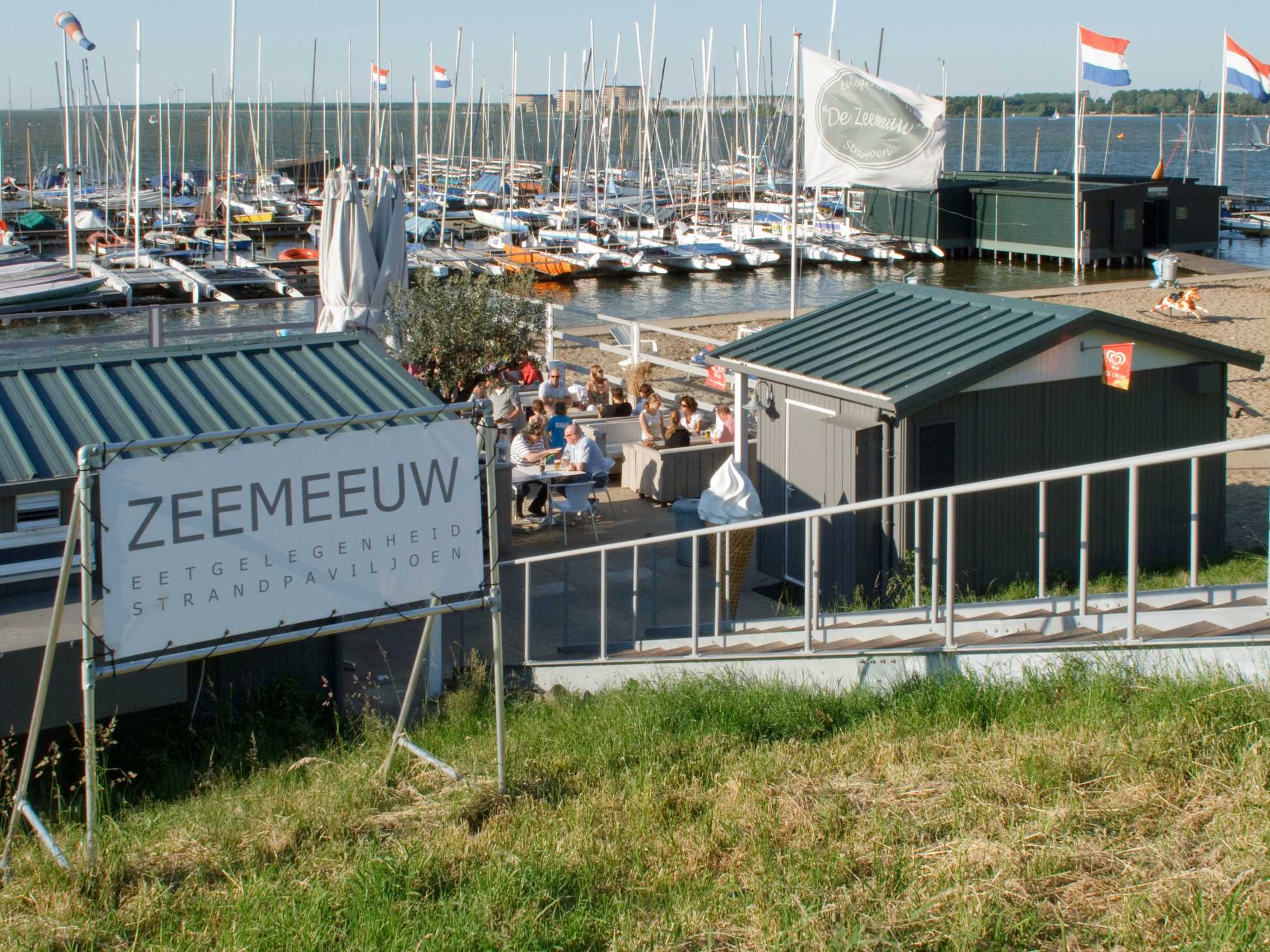 strandpaviljoen De Zeemeeuw