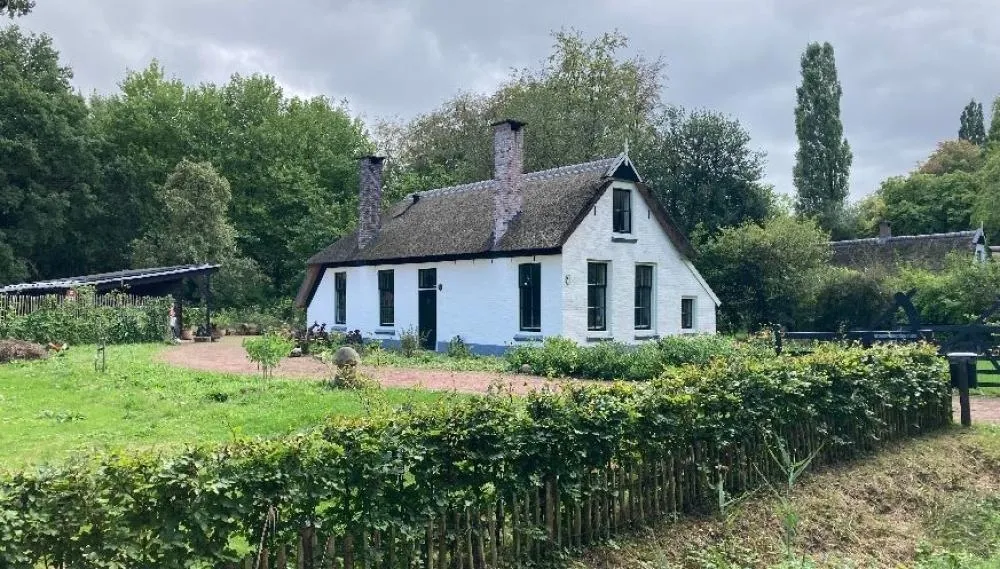 Lopen langs een museum