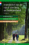 Wandelen op de rand van bos en boerenland Wandelen op de rand van bos en boerenland