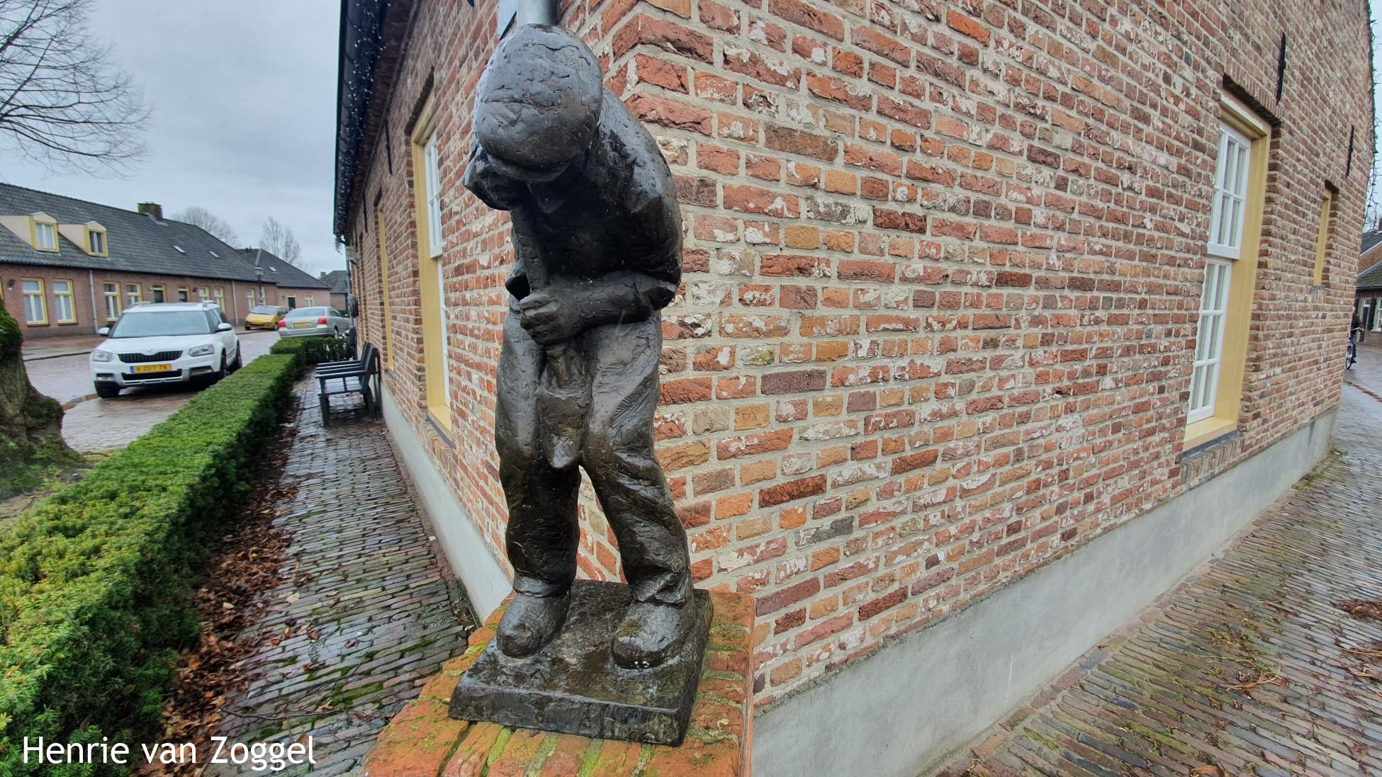 Beeldje van de klompenmaker