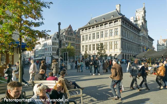 Grote Markt met Stadhuis