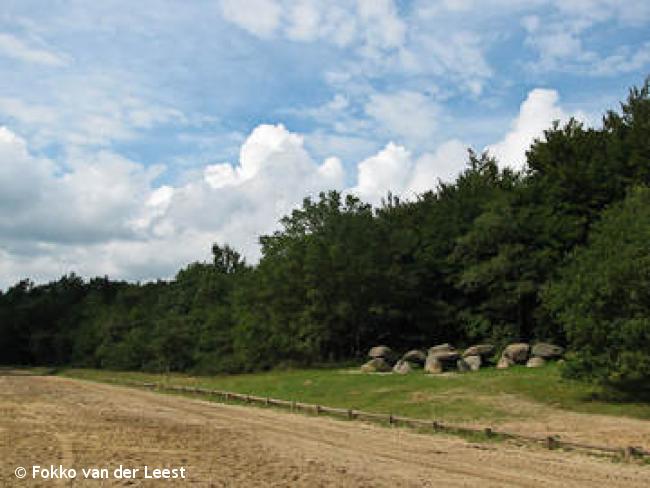 Langs Stenen Bergen, Zuursche Duinen en Roder essen