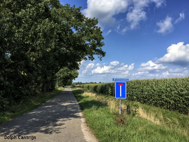 doodlopende weg naar grens