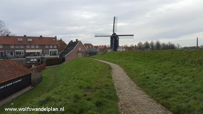 Heusden - Lopen langs linies