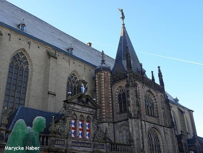 Grote Kerk met  aartsengel  Michael, schutspatroon van Zwolle