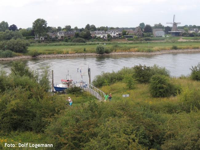 Voetveer (Kozakkenveer) naar Veese aan de overkant