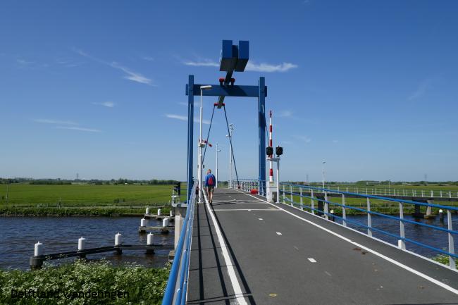 Fiets- en voetgangersbrug over de Delftse Schie