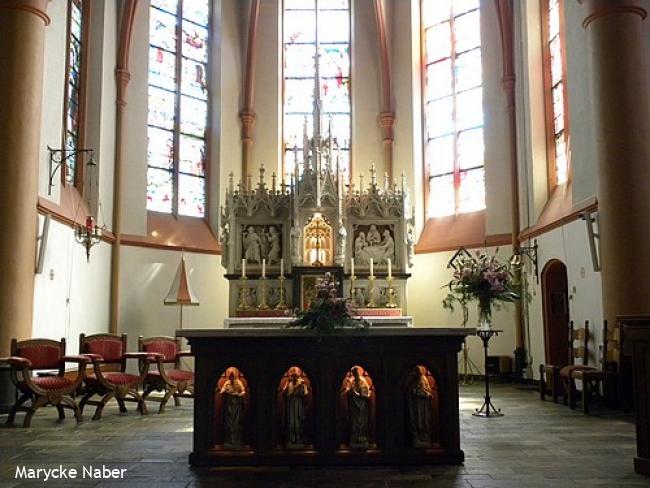 Interieur St. Pancratiusbasiliek