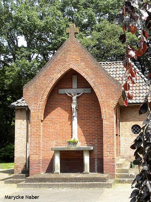 Kapel begraafplaats Hengevelde