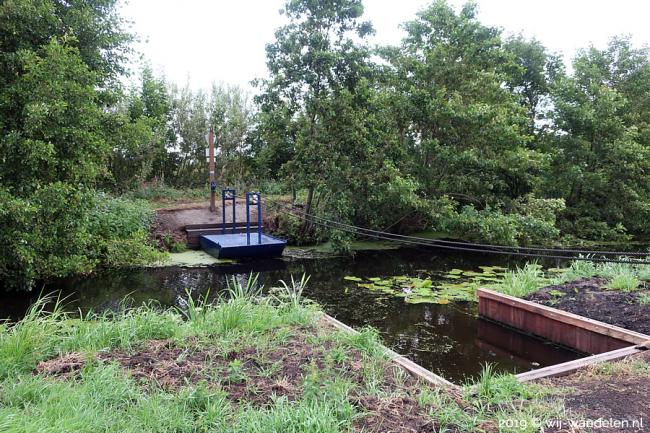 Het trekpontje ligt nog aan de overkant