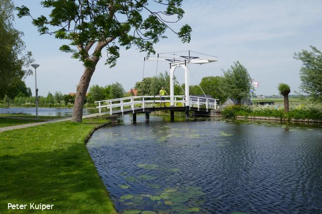 Brug over de Benthuizervaart