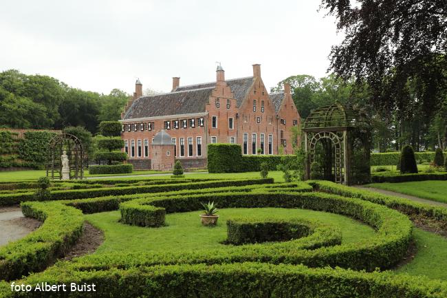 Menkemaborg en Rensumaborg, Uithuizen-Uithuizermeeden