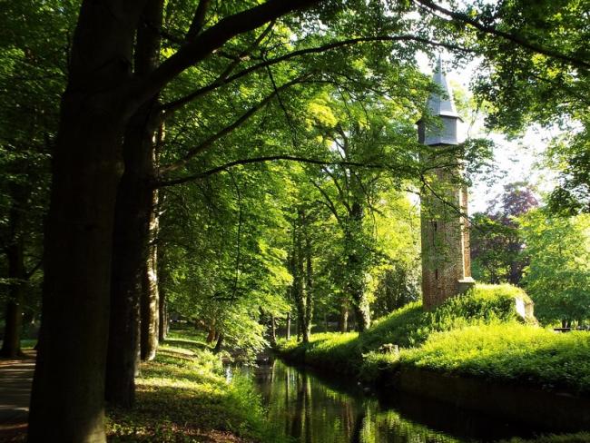 Achthoekige kapeltoren