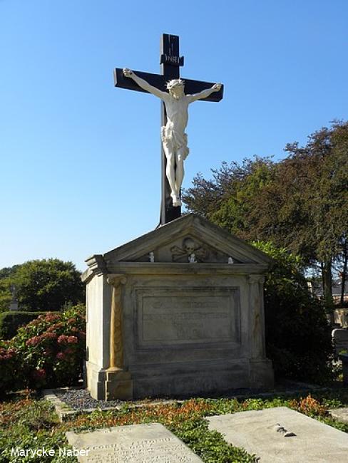 Kruisbeeld RK begraafplaats