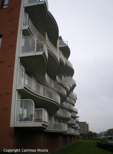 Elfstedentocht 14e etappe - flatgebouw in de nieuwe wijk Eebrug (Leeuwarden)
