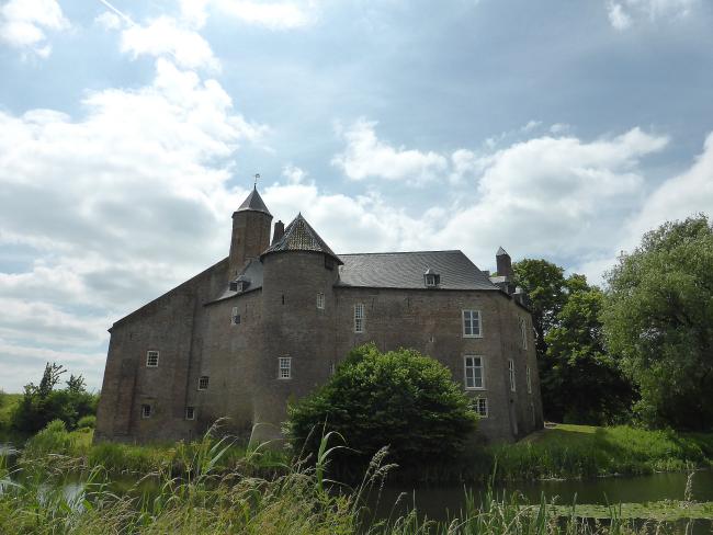 Kasteelwandeling Waardenburg en Neerijnen