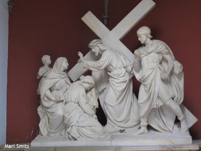 8e Kruiswegstatie: Jesus tröstet die weinenden Frauen