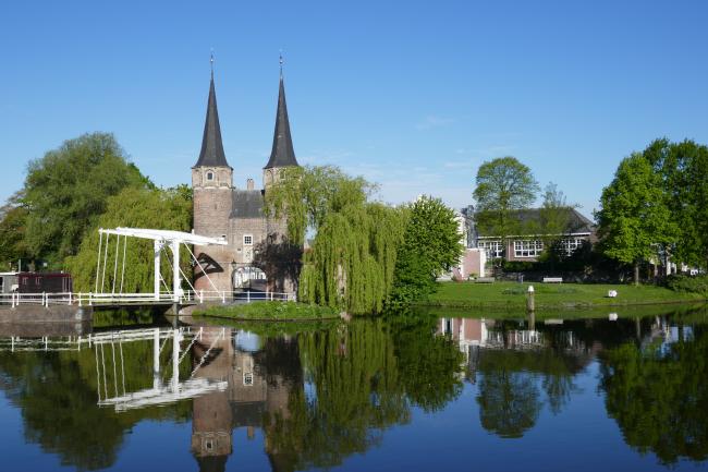 Gezicht op Delft, oud en nieuw