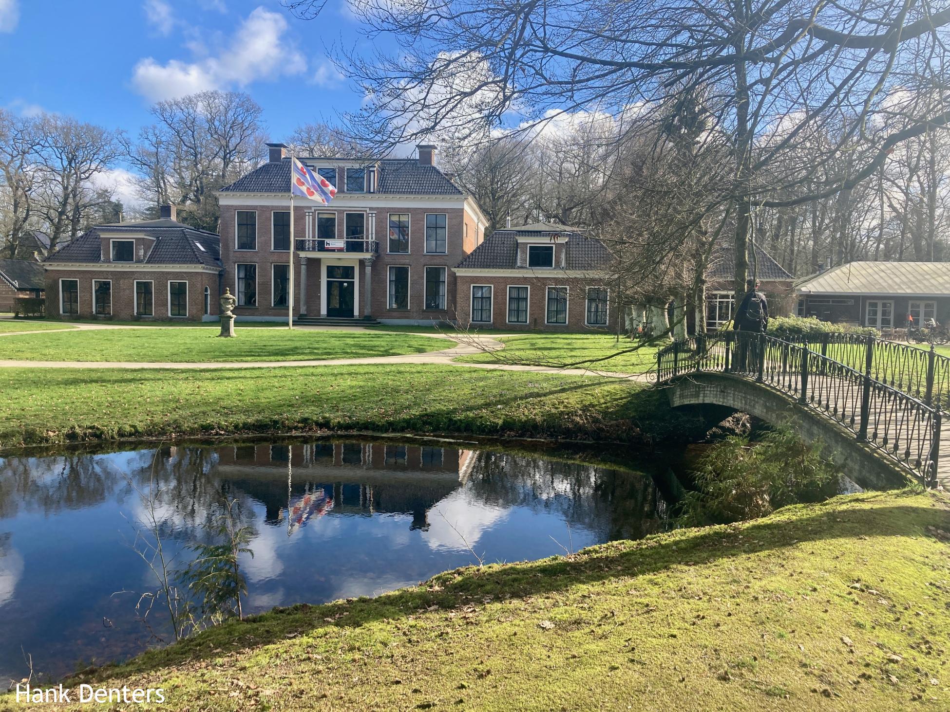 Vooraanzicht Stania State