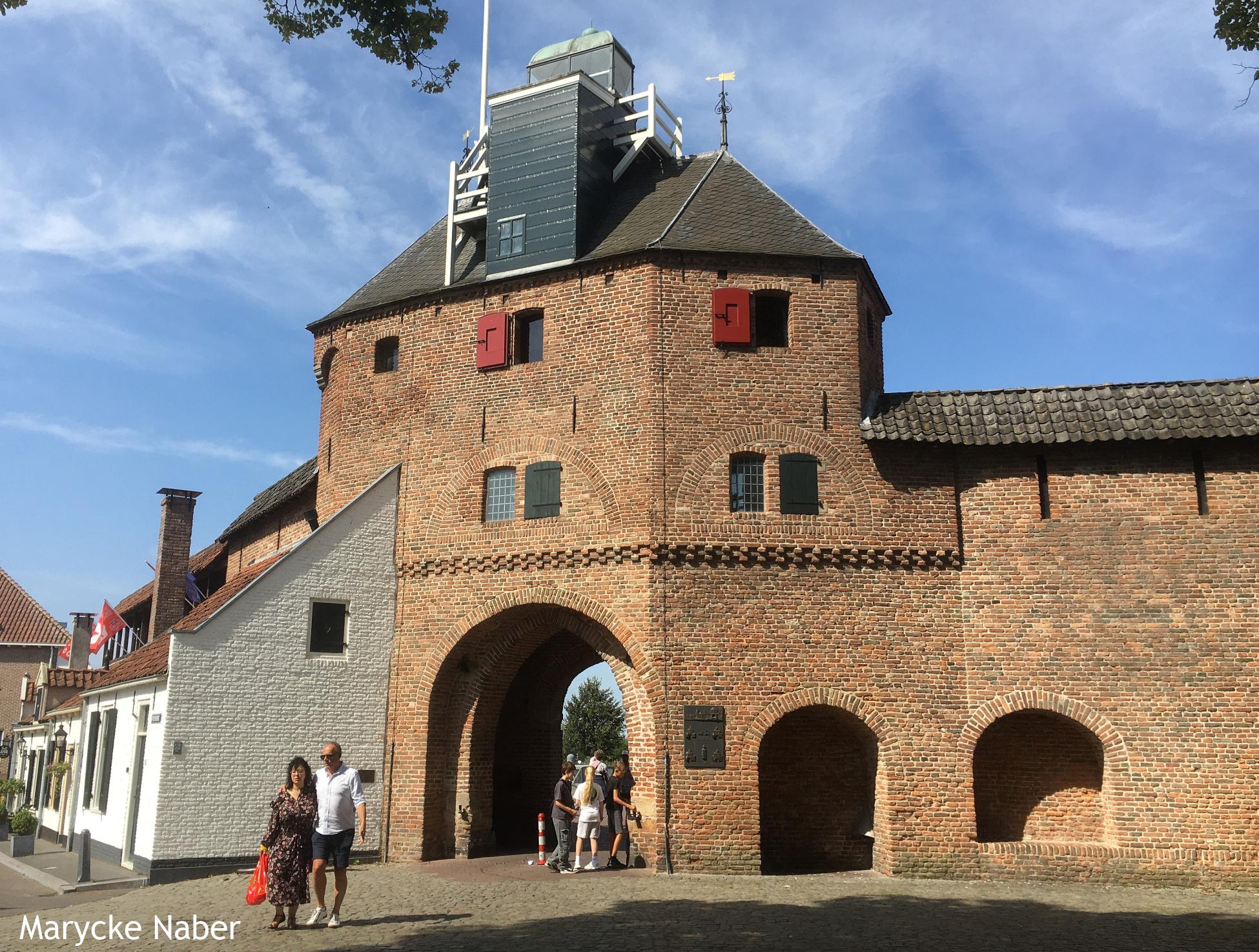 Vischpoort vanaf de Vischmarkt